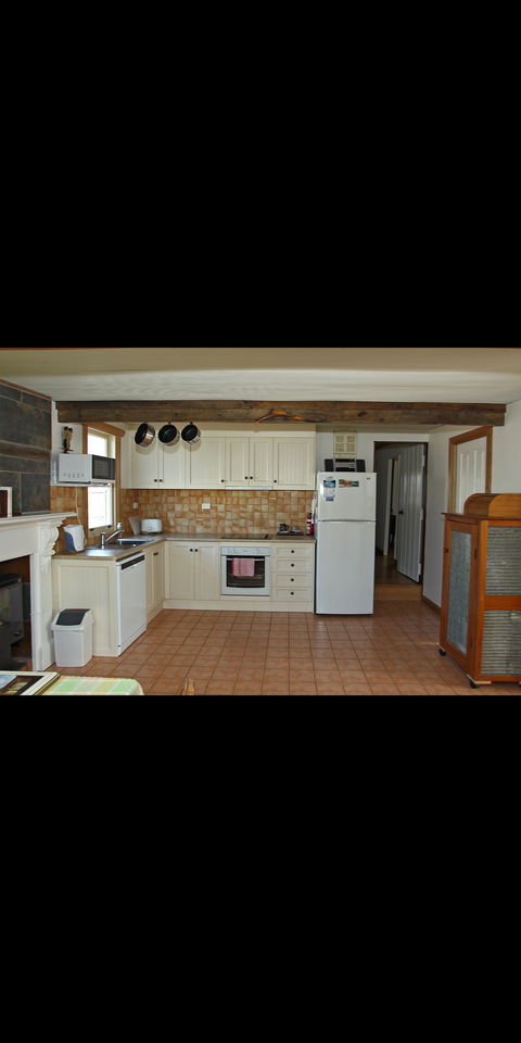 Stable Cottage - Hervey Bay Accommodation 2