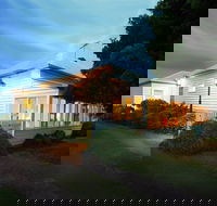 The Lonsdale Palms
