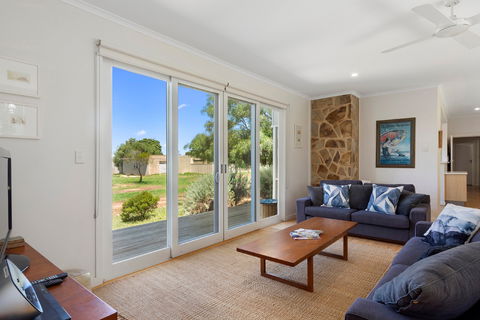 The Cutting - Hervey Bay Accommodation 2