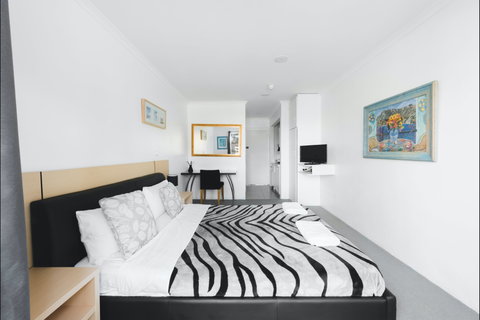The Manly Hotel Est. 1964 - Hervey Bay Accommodation 2