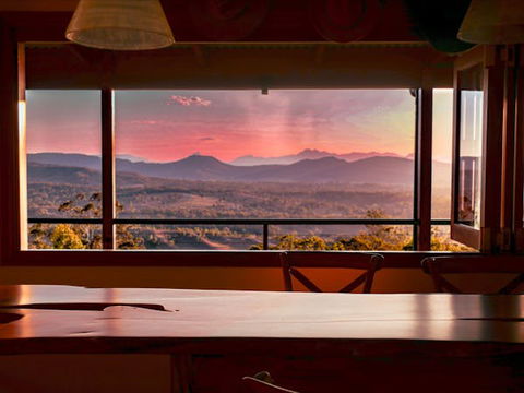 The Eagles Nest Accommodation Scenic Rim, QLD - Hervey Bay Accommodation 1
