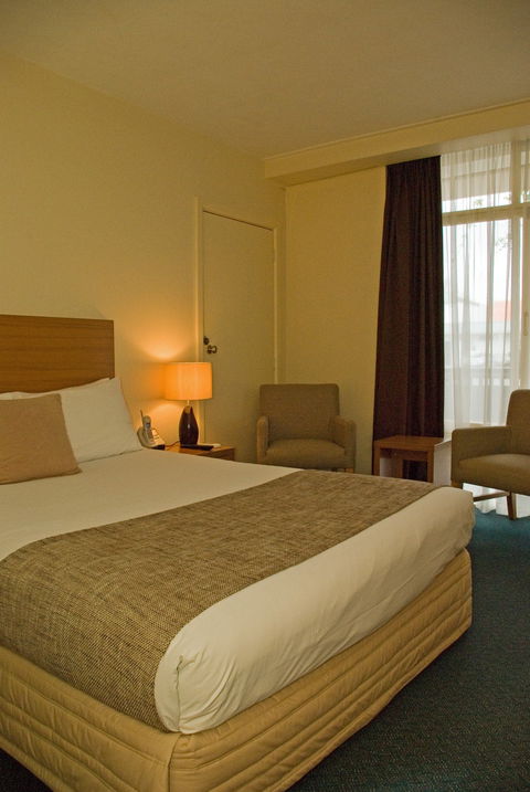 Admiralty Inn - Hervey Bay Accommodation 2