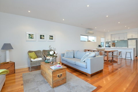 Alexander By The Sea - Hervey Bay Accommodation 1