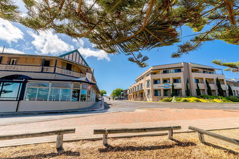 Aurora Ozone Hotel - Hervey Bay Accommodation 0