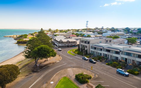 Aurora Ozone Hotel - Hervey Bay Accommodation 1