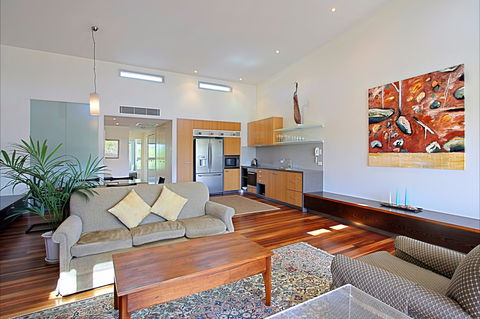 Beach Villa 17, East On Byron - Hervey Bay Accommodation 0
