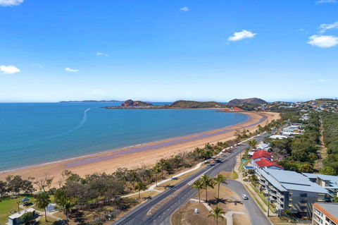 Beaches On Lammermoor Apartments - Tourism Hervey Bay 2