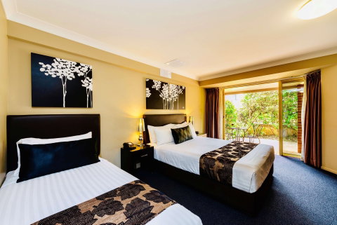 Best Western PLUS Ambassador On Ruthven - Hervey Bay Accommodation 1