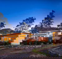 Blue  Cliff Retreat - Hervey Bay Accommodation