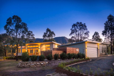 Blue  Cliff Retreat - Hervey Bay Accommodation 0
