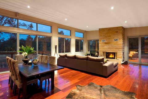 Blue  Cliff Retreat - Hervey Bay Accommodation 1