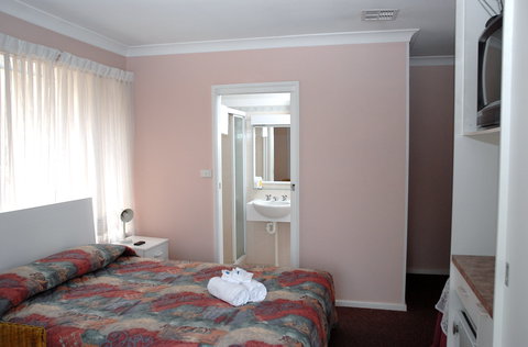 Blue And White Lodge - Hervey Bay Accommodation 1