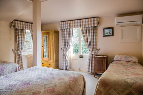 Capers Cottage - Hervey Bay Accommodation 0