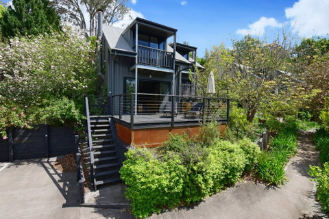 Cloudsong Chalets - Hervey Bay Accommodation 2