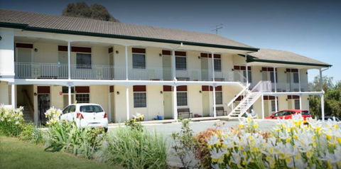 Colonial Lodge Motor Inn - Hervey Bay Accommodation 0