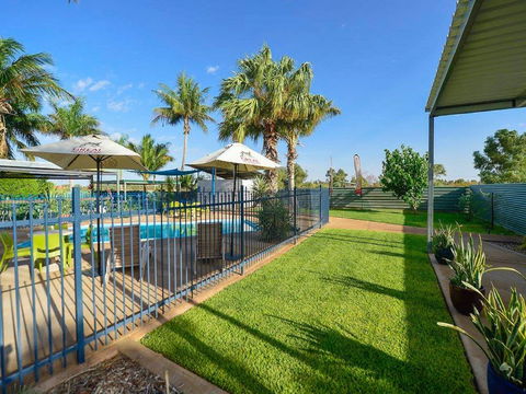 Devils Marbles Hotel - Hervey Bay Accommodation 1