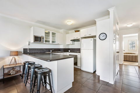 Dockside Holiday Apartments - Hervey Bay Accommodation 2