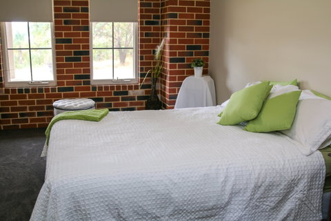 Downunder Farmstays - Hervey Bay Accommodation 0