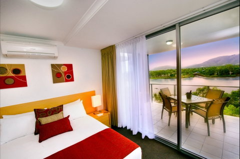 Edge Apartment Hotel - Hervey Bay Accommodation 2