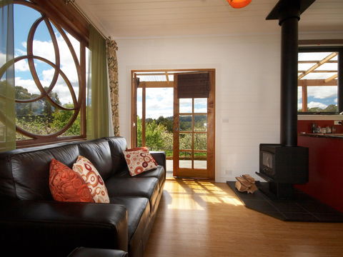 Elvenhome Farm Cottage - Hervey Bay Accommodation 0