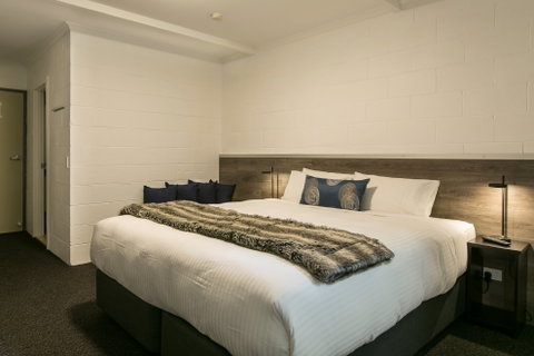 Falls Creek Hotel - Hervey Bay Accommodation 2