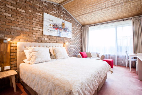 Farnham Court Motel - Hervey Bay Accommodation 1