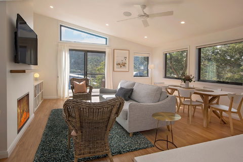 Grasmere Chalet - Hervey Bay Accommodation 0