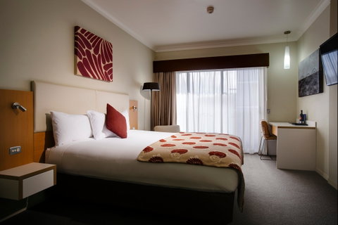 Grand Hotel And Apartments Townsville - Hervey Bay Accommodation 2