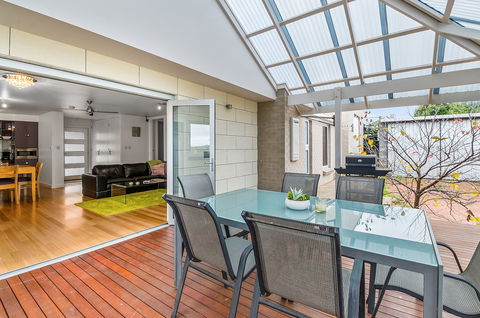 Limestone Coast Apartments - Tourism Hervey Bay 0