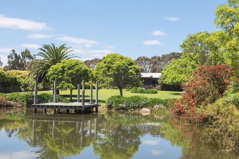 Margaret River Manor - Hervey Bay Accommodation 0