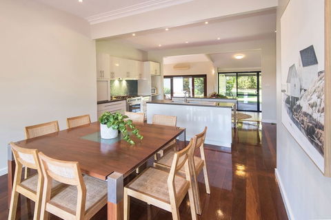 Margaret River Manor - Hervey Bay Accommodation 2