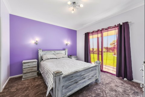 McKinnon's Holiday Home - Hervey Bay Accommodation 2