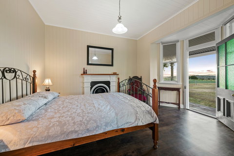 Mountview Homestead (near Toowoomba) - Hervey Bay Accommodation 1
