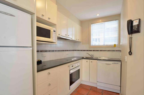 Myconos Resort - Tourism Hervey Bay 1