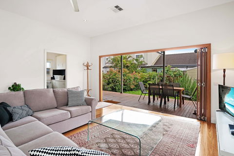 Newcastle Executive Homes - Cooks Hill Cottage - Tourism Hervey Bay 0