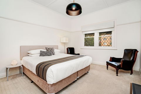 Newcastle Executive Homes - Cooks Hill Cottage - Tourism Hervey Bay 1