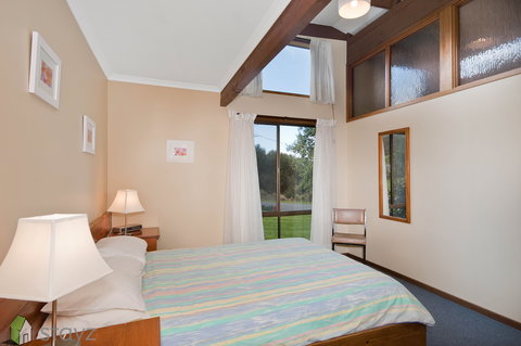 Ocean Vista Holiday Home - Hervey Bay Accommodation 2
