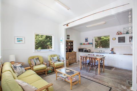 Retro Cottage - Hervey Bay Accommodation 2