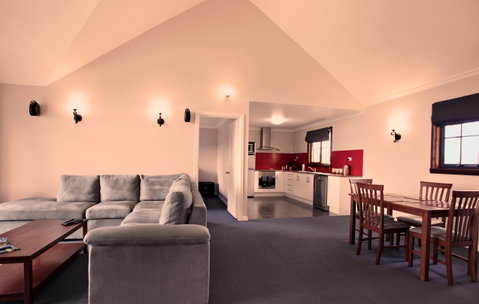 Scarlet Woods Chalet - Hervey Bay Accommodation 1