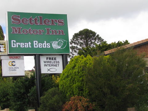 Settlers Motor Inn - Hervey Bay Accommodation 0