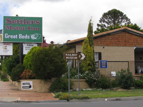 Settlers Motor Inn - Hervey Bay Accommodation 2