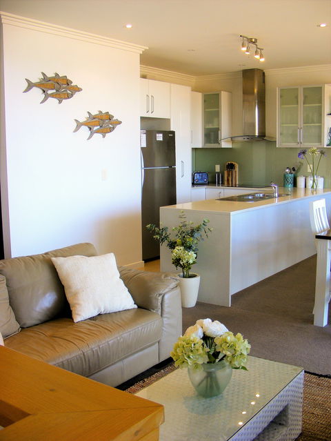 Shearwaters Apartment - Hervey Bay Accommodation 1