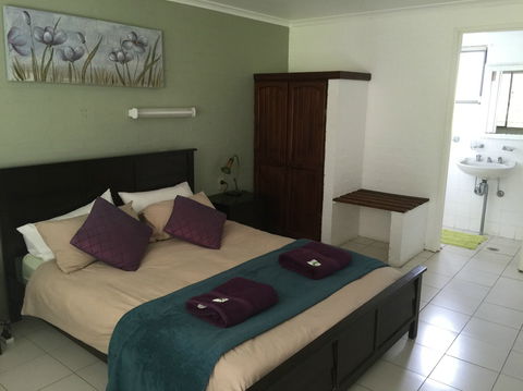 Sinclairs Country Retreat - Hervey Bay Accommodation 0
