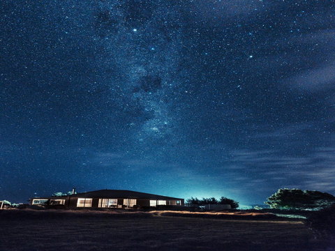 Stargazers Luxury Cottage - Hervey Bay Accommodation 1