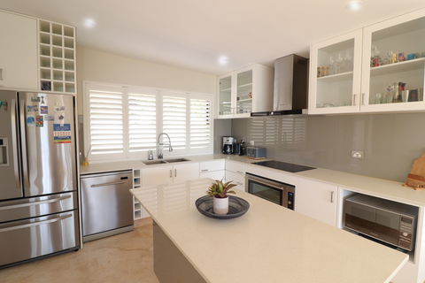 Sugar Bay Bliss - Hervey Bay Accommodation 1