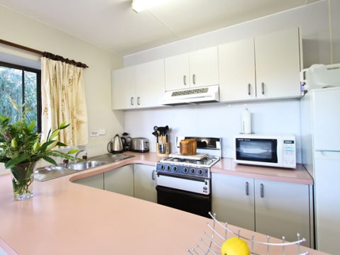 Talmalmo Cottage - Hervey Bay Accommodation 2