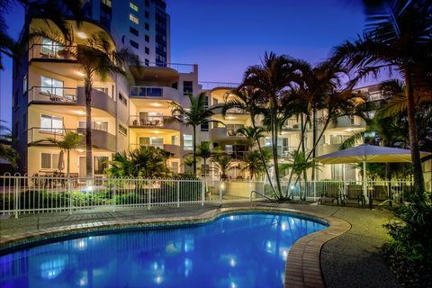 The Burlington Holiday Apartments - Hervey Bay Accommodation 2