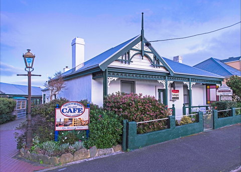 Touchwood Cottages & Gallery & Cafe - Tourism Hervey Bay 0
