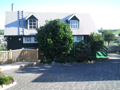 Touchwood Cottages & Gallery & Cafe - Tourism Hervey Bay 2