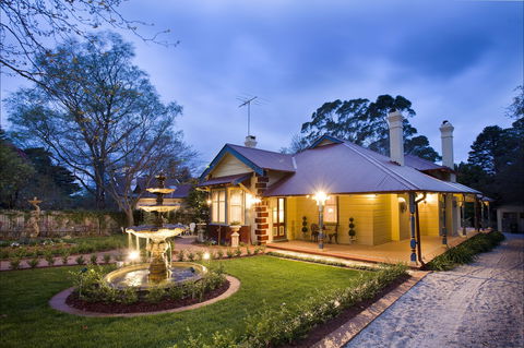 Varenna - Luxury Leura Accommodation - Hervey Bay Accommodation 0